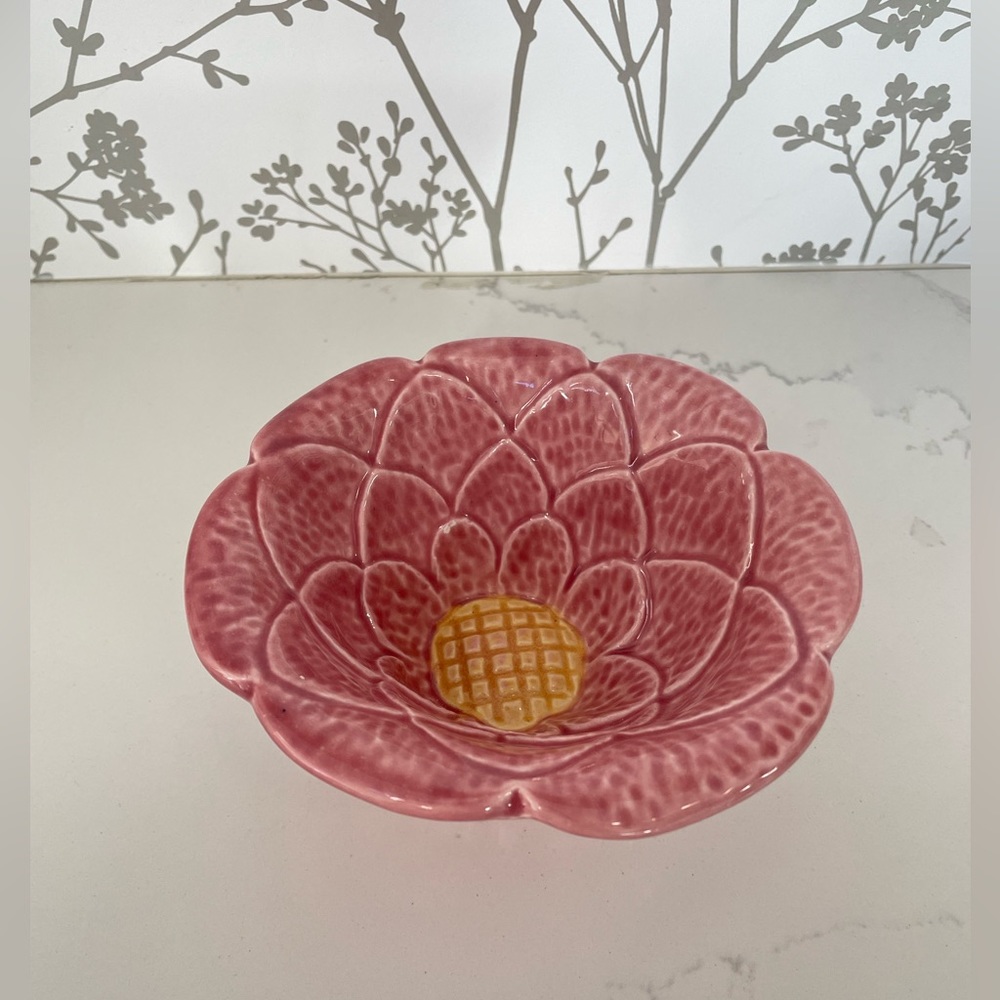 Vintage pink‎ pedal flower bowl